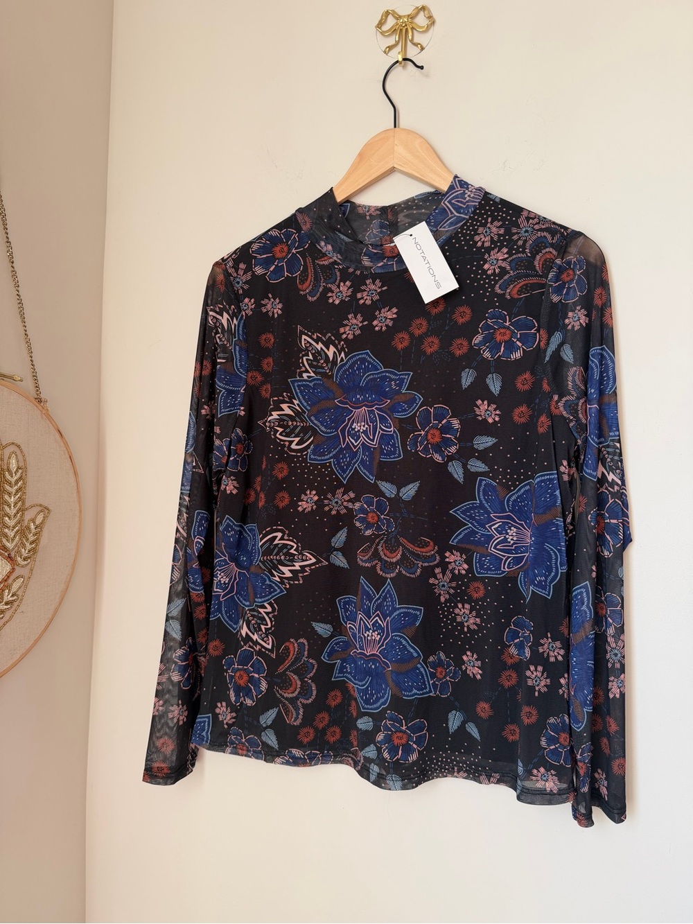 Black lotus colorful Floral Long Sleeve Top